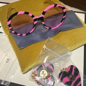 •New Gucci Pink & Black Sunglasses W/Charms
